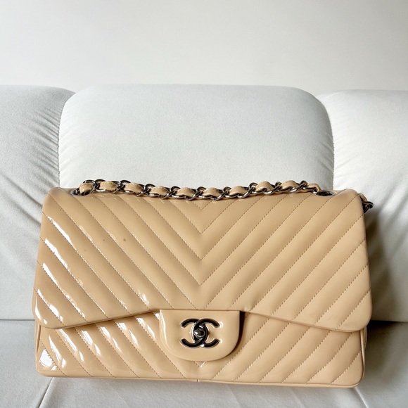 🎊2x HOST PICK🎊 Rare Chevron Chanel Jumbo Double Flap Bag - Picture 3 of 17